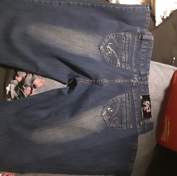 Cuttle Jeans - Picture 2 of 4